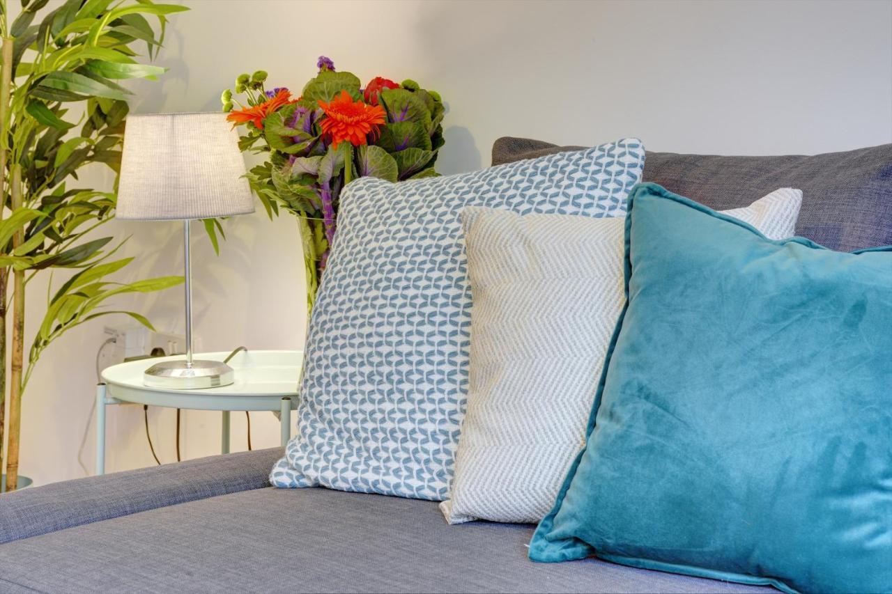 Modern 2 Bed House Sleeps 6 Southam Town Centre - Inspire Homes Ltd Esterno foto